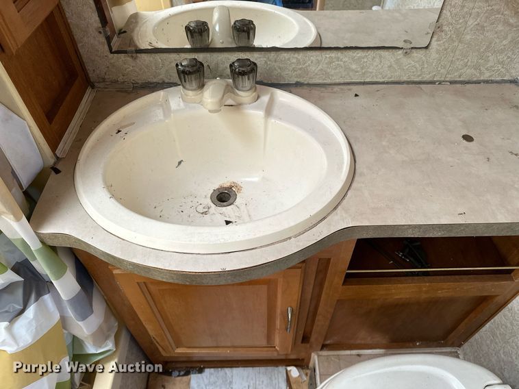 image for item LK9708 2004 Fleetwood Fiesta  RV