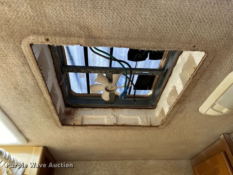 image for item LK9708 2004 Fleetwood Fiesta  RV