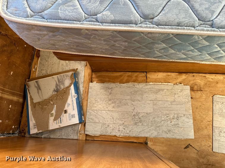 image for item LK9708 2004 Fleetwood Fiesta  RV