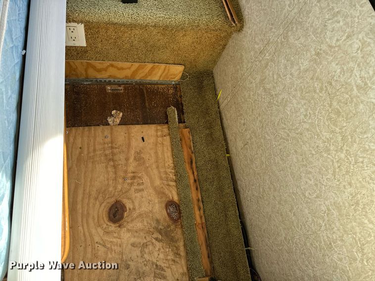 image for item LK9708 2004 Fleetwood Fiesta  RV