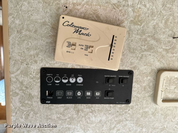 image for item LK9708 2004 Fleetwood Fiesta  RV