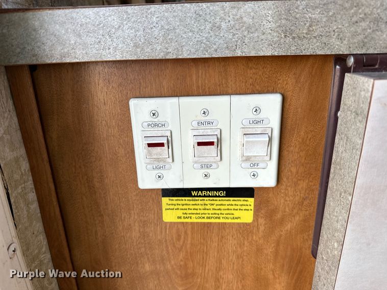 image for item LK9708 2004 Fleetwood Fiesta  RV