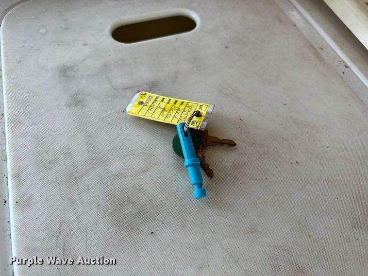 image for item LK9708 2004 Fleetwood Fiesta  RV