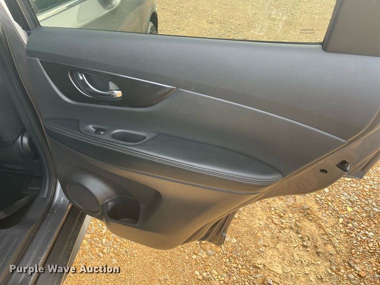 image for item LV9267 2019 Nissan Rogue SV  SUV