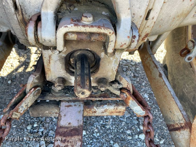 image for item LV9275 1979 Massey Ferguson 265  tractor