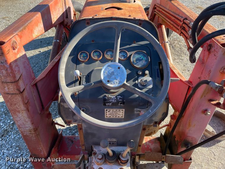 image for item LV9275 1979 Massey Ferguson 265  tractor
