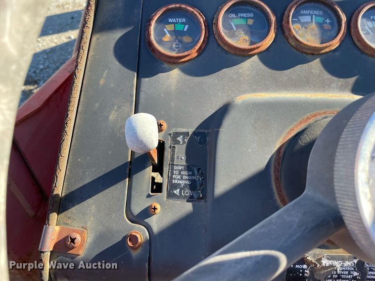 image for item LV9275 1979 Massey Ferguson 265  tractor