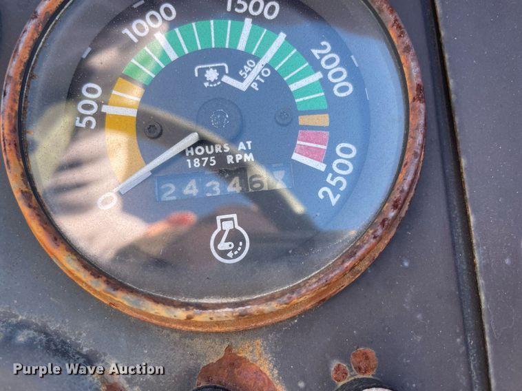 image for item LV9275 1979 Massey Ferguson 265  tractor