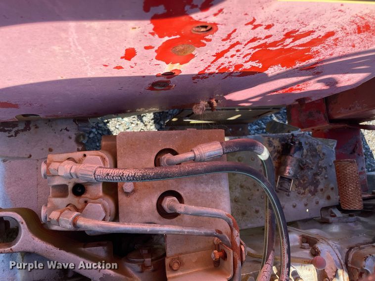 image for item LV9275 1979 Massey Ferguson 265  tractor