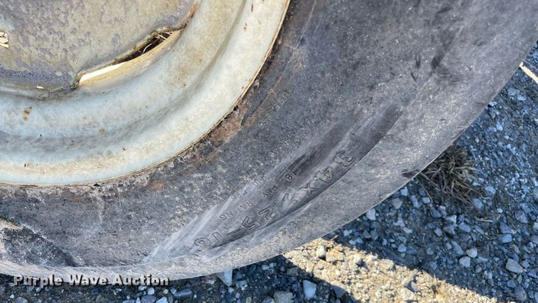 image for item LV9275 1979 Massey Ferguson 265  tractor