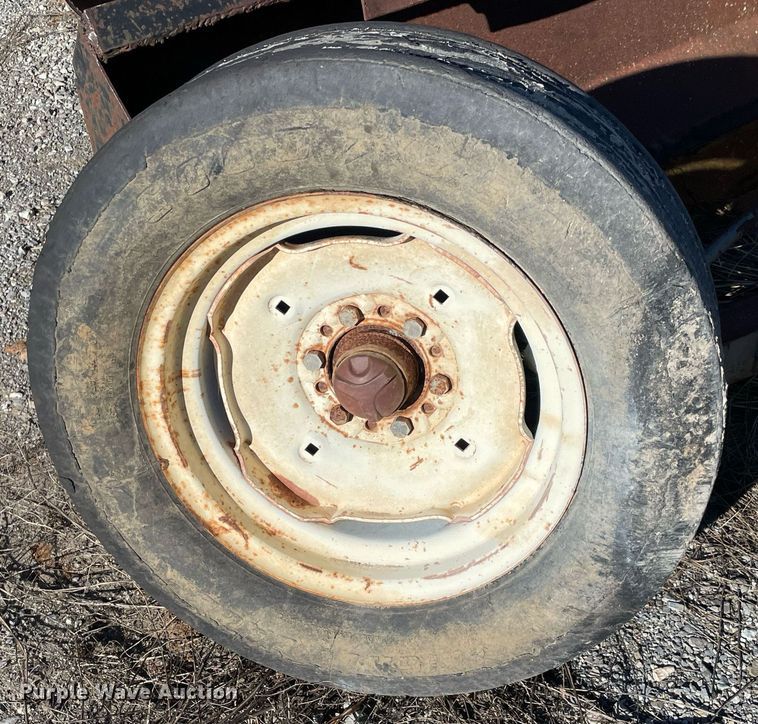 image for item LV9275 1979 Massey Ferguson 265  tractor