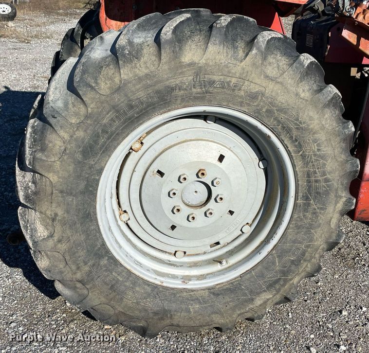 image for item LV9275 1979 Massey Ferguson 265  tractor