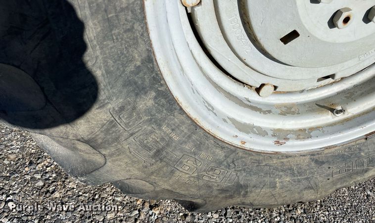 image for item LV9275 1979 Massey Ferguson 265  tractor