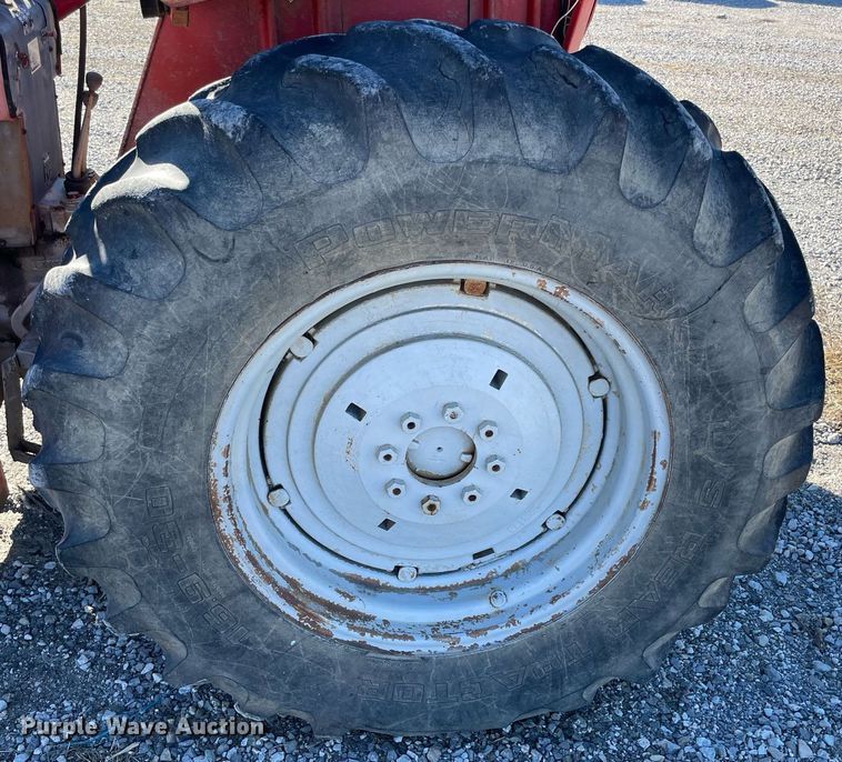 image for item LV9275 1979 Massey Ferguson 265  tractor