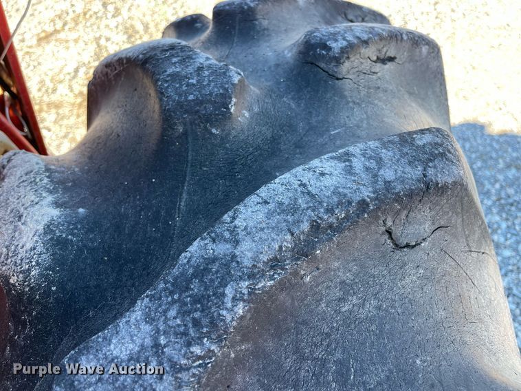 image for item LV9275 1979 Massey Ferguson 265  tractor