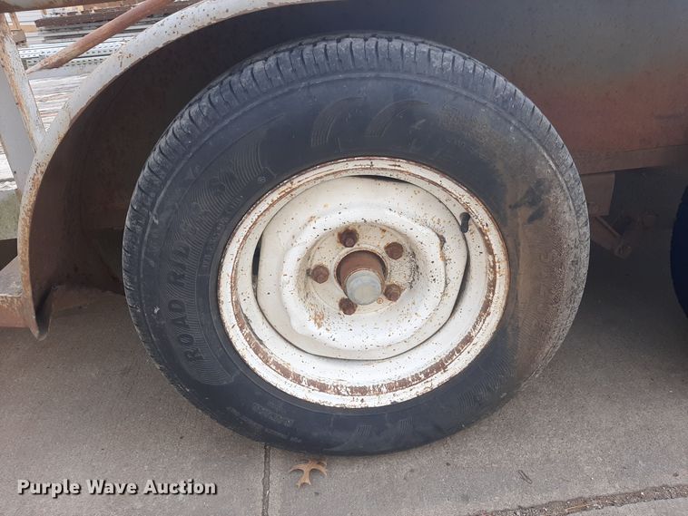 image for item LX9976 1989 Shop built  equipment trailer