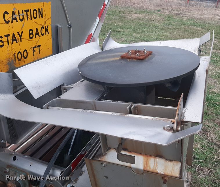 image for item LX9986 Henderson  spreader