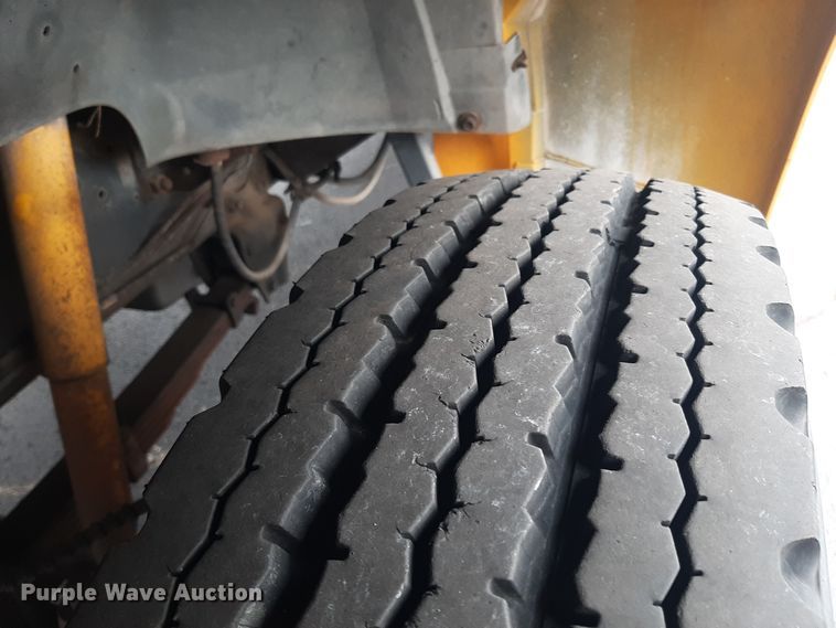 image for item LX9991 1998 Ford  school bus