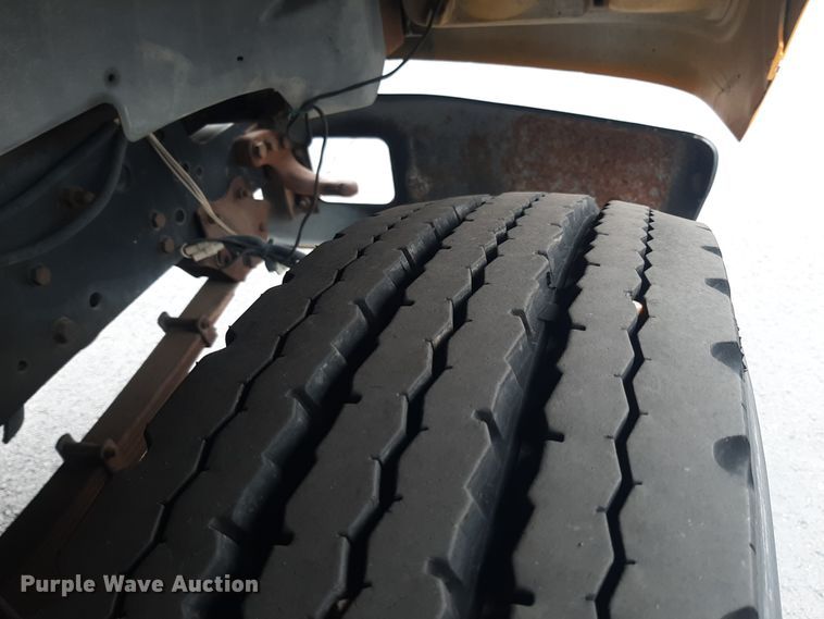 image for item LX9991 1998 Ford  school bus