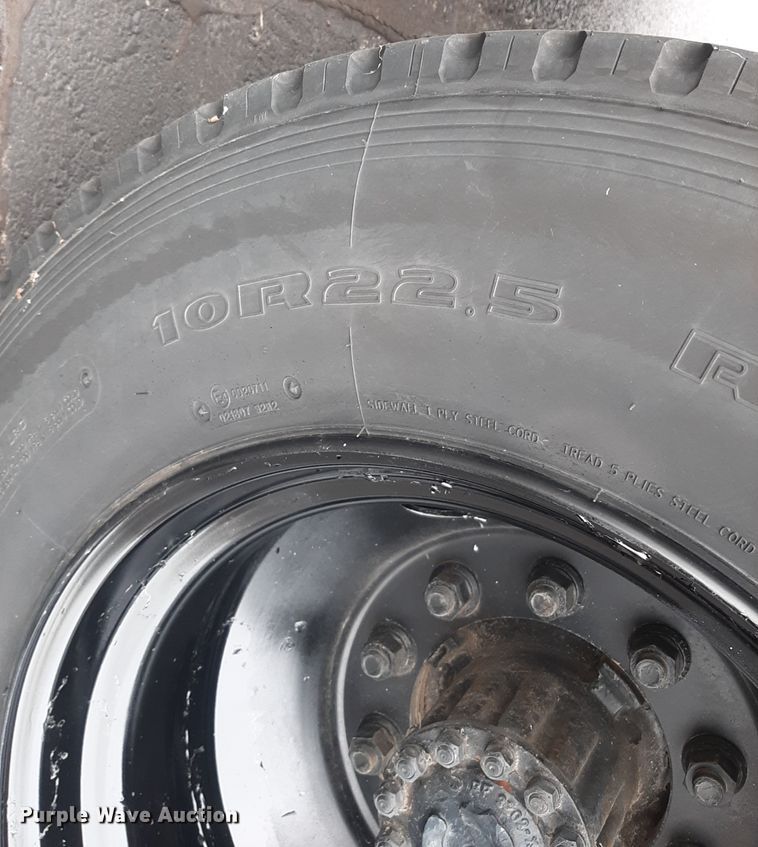 image for item LX9991 1998 Ford  school bus