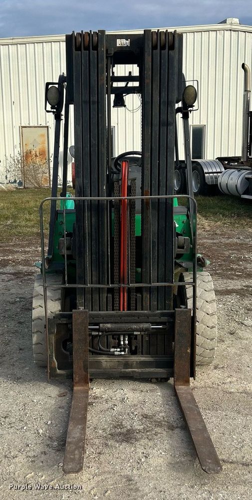 image for item MO9131 2014 Mitsubishi FG30N  forklift