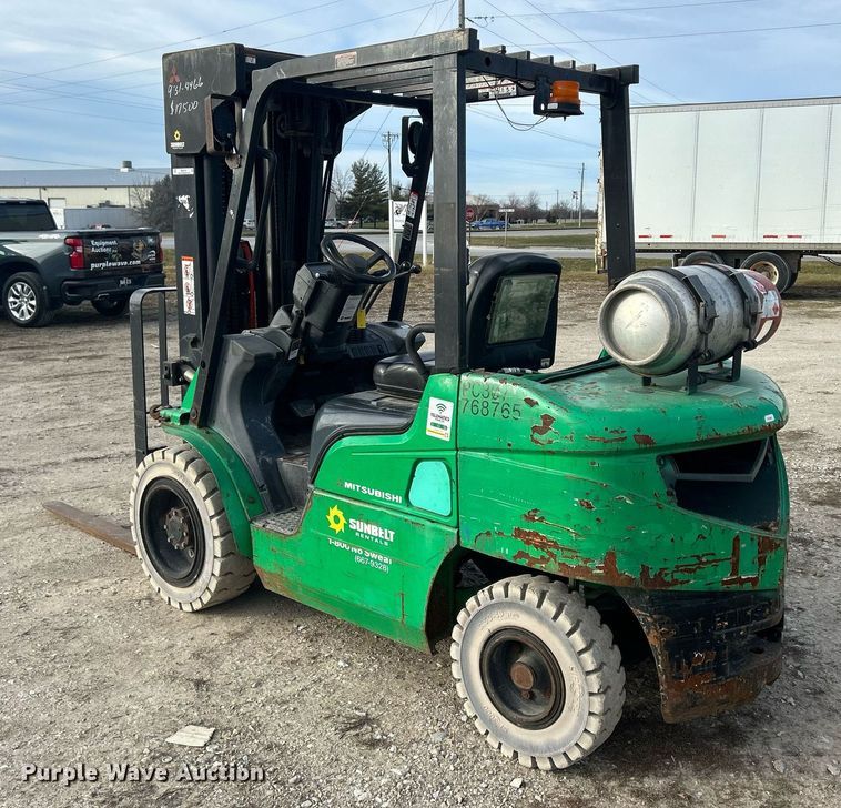 image for item MO9131 2014 Mitsubishi FG30N  forklift