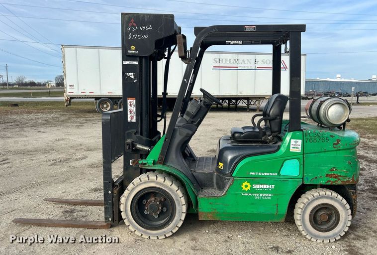 image for item MO9131 2014 Mitsubishi FG30N  forklift