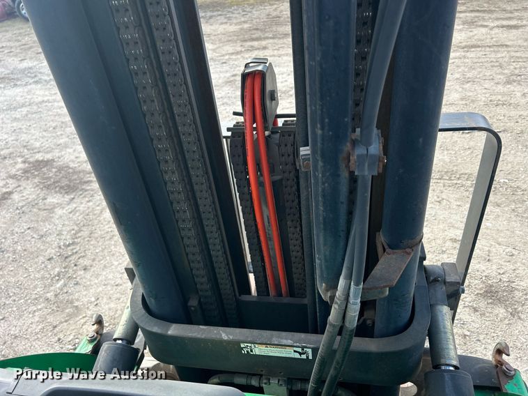 image for item MO9131 2014 Mitsubishi FG30N  forklift