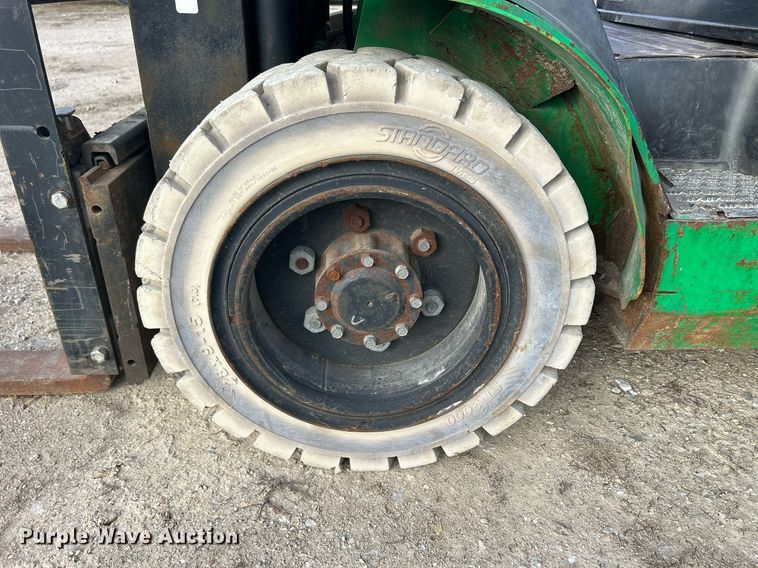 image for item MO9131 2014 Mitsubishi FG30N  forklift