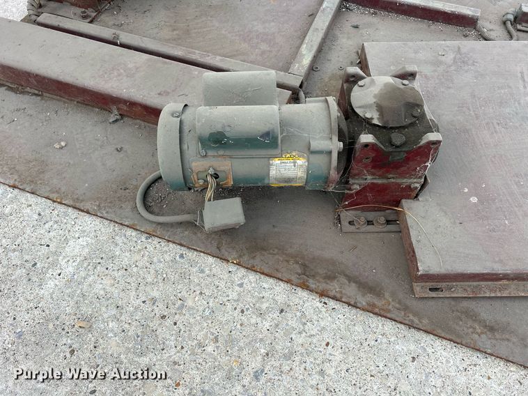 image for item MO9133 Lantech T-Wrapper  material wrapper