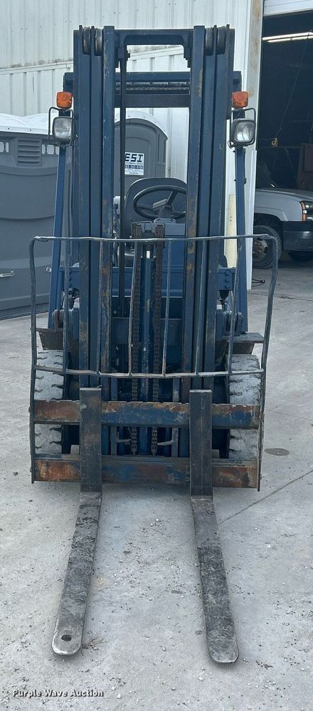 image for item MO9135 Komatsu FG20T-11  forklift