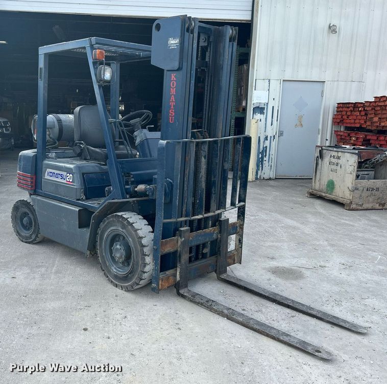 image for item MO9135 Komatsu FG20T-11  forklift