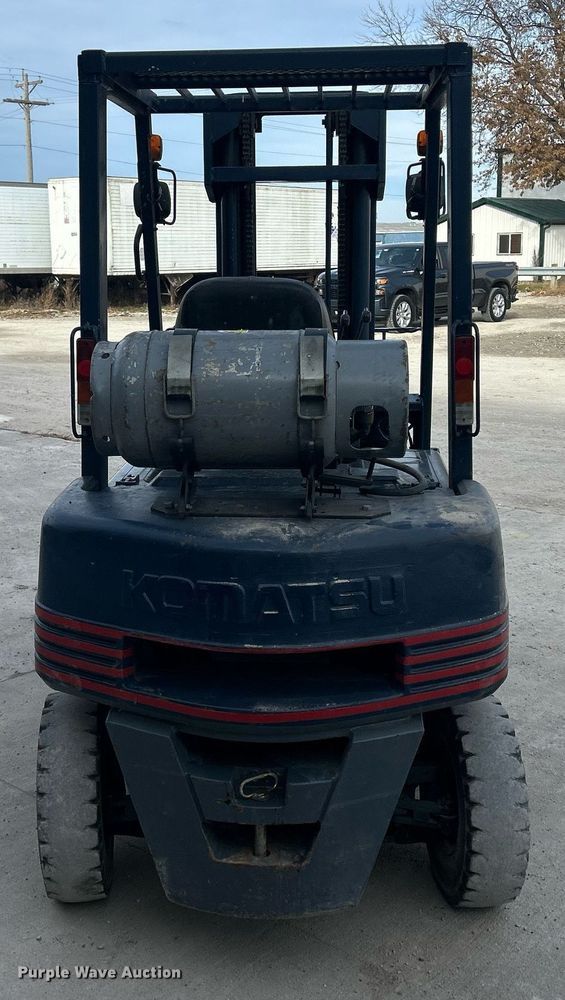 image for item MO9135 Komatsu FG20T-11  forklift