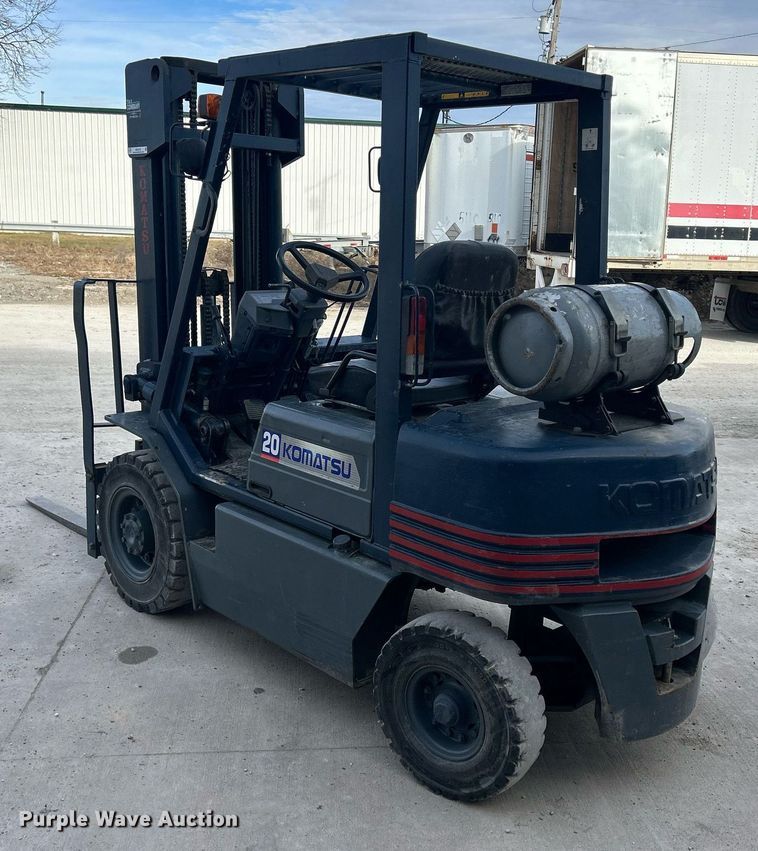 image for item MO9135 Komatsu FG20T-11  forklift