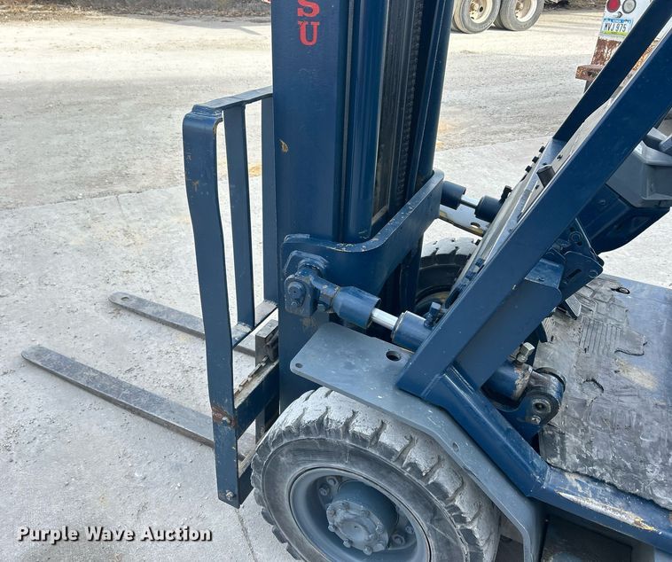 image for item MO9135 Komatsu FG20T-11  forklift