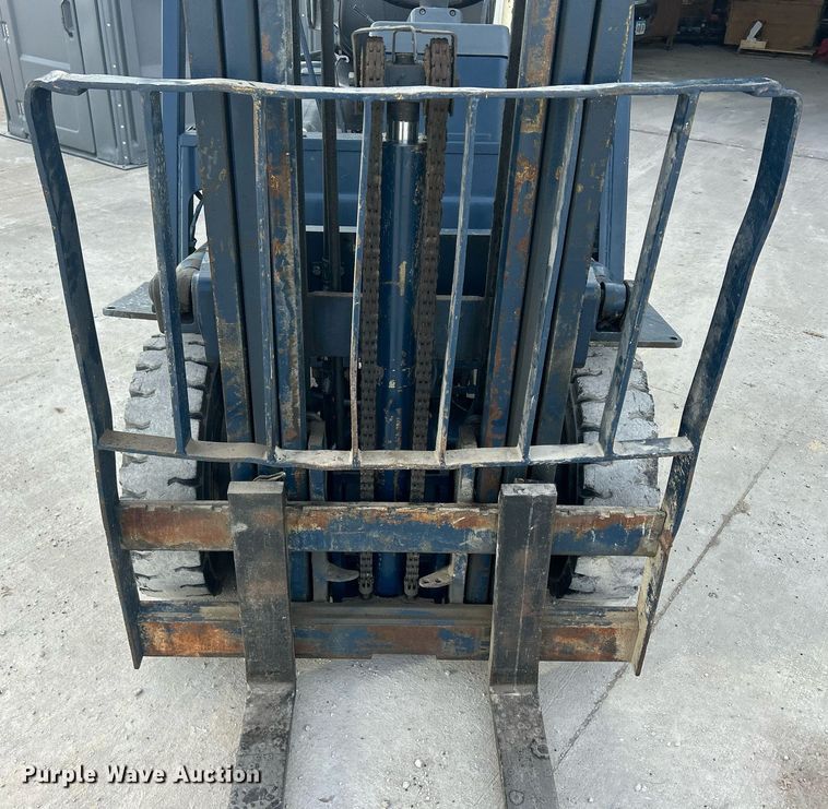 image for item MO9135 Komatsu FG20T-11  forklift