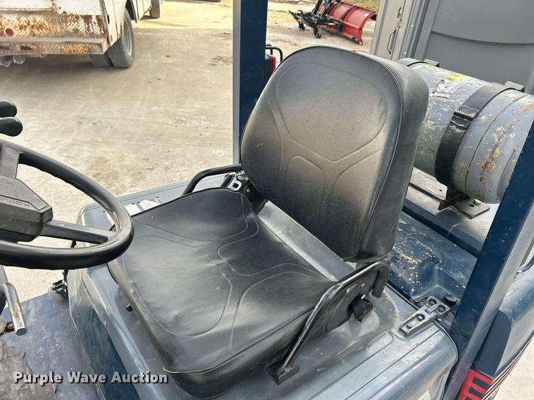 image for item MO9135 Komatsu FG20T-11  forklift