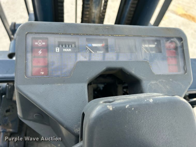 image for item MO9135 Komatsu FG20T-11  forklift