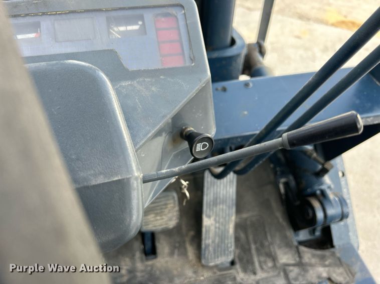 image for item MO9135 Komatsu FG20T-11  forklift