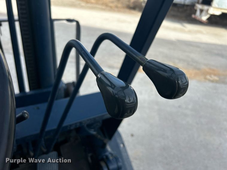 image for item MO9135 Komatsu FG20T-11  forklift