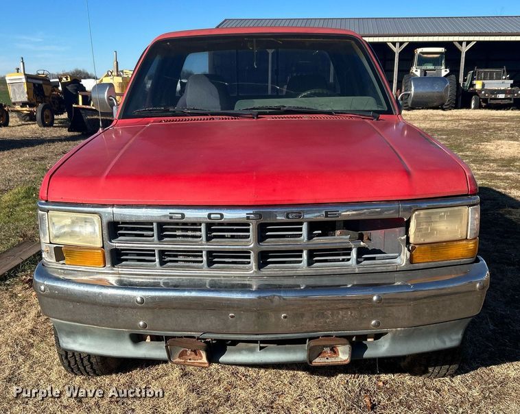image for item NB9285 1995 Dodge Dakota  Club Cab pickup truck