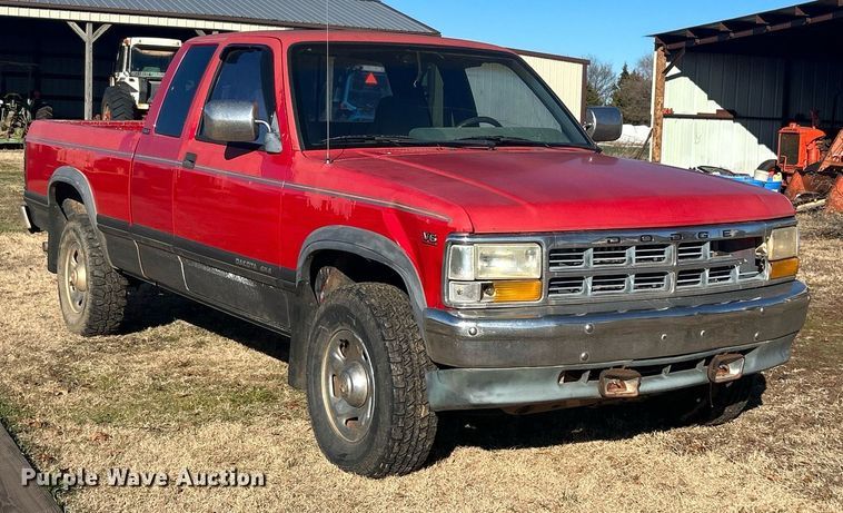 image for item NB9285 1995 Dodge Dakota  Club Cab pickup truck