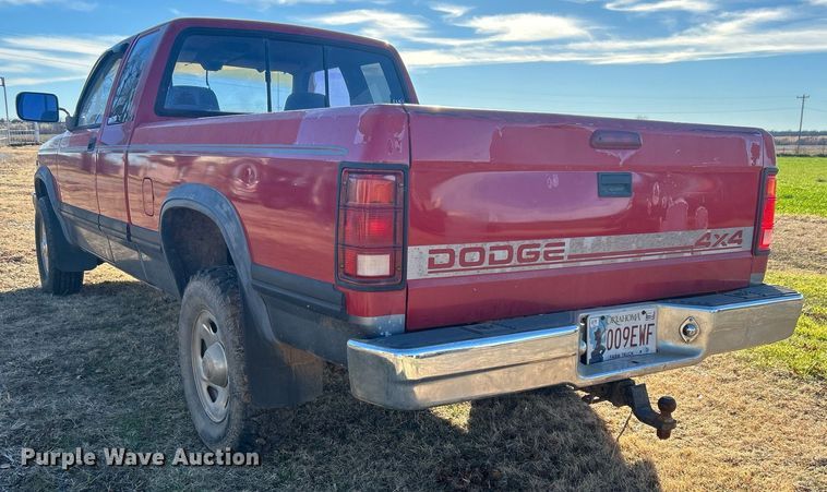 image for item NB9285 1995 Dodge Dakota  Club Cab pickup truck