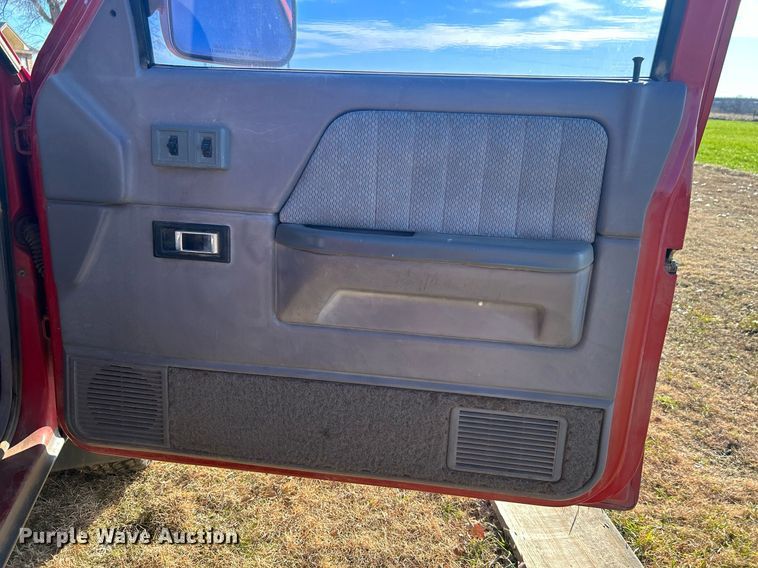 image for item NB9285 1995 Dodge Dakota  Club Cab pickup truck