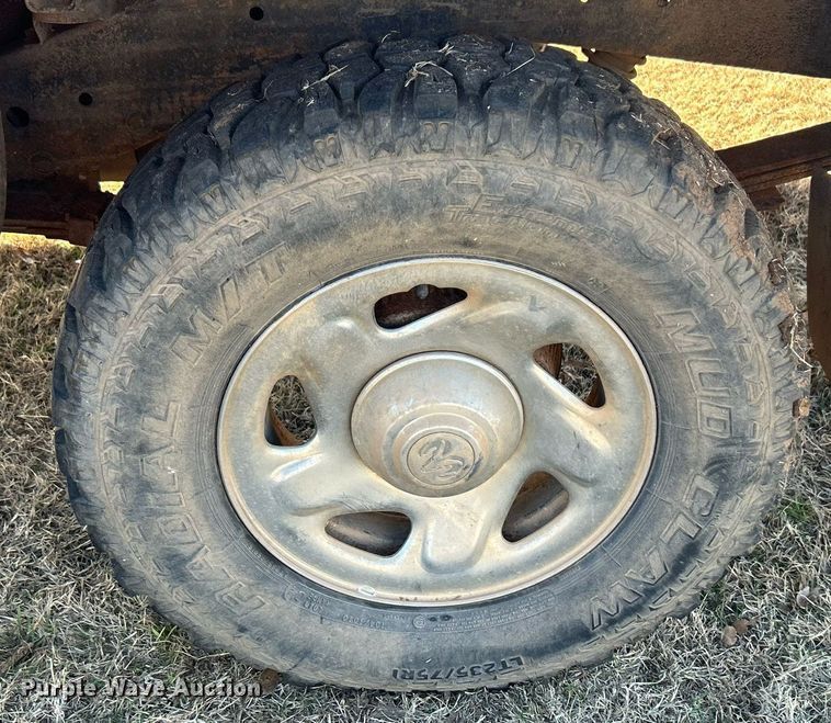 image for item NB9285 1995 Dodge Dakota  Club Cab pickup truck