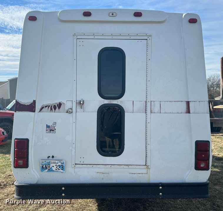 image for item NB9298 1998 Ford E350  shuttle bus