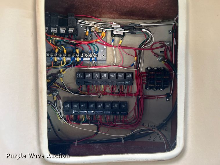 image for item NB9298 1998 Ford E350  shuttle bus