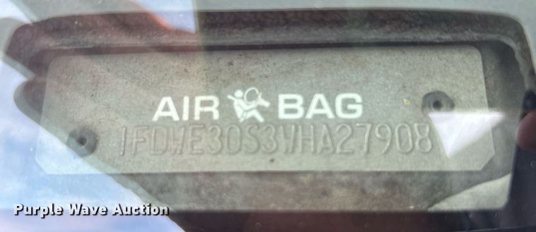 image for item NB9298 1998 Ford E350  shuttle bus