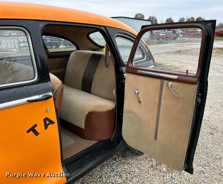 image for item NE9596 1948 Dodge  Sedan