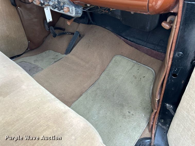 image for item NE9596 1948 Dodge  Sedan